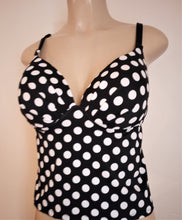 Load image into Gallery viewer, Push up tankini tops with open backs
