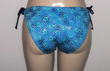 Load image into Gallery viewer, low-rise keyhole swimwear bottom