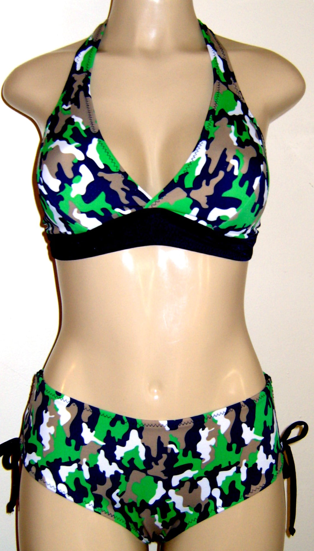 Seamed halter bikini top Adjustable tie side swimwear bottom