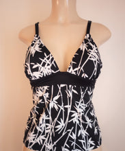 Load image into Gallery viewer, Rib band tankini tops with tie back
