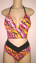 Load image into Gallery viewer, Short tankini top with crisscross bikini bottom
