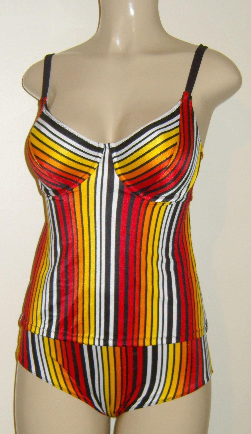 Women's custom made tankini with underwire support and Pin up bottom