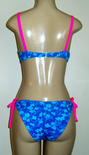 Load image into Gallery viewer, V-Shaped Underwire Swimwear Top / Keyhole Bikini Bottom
