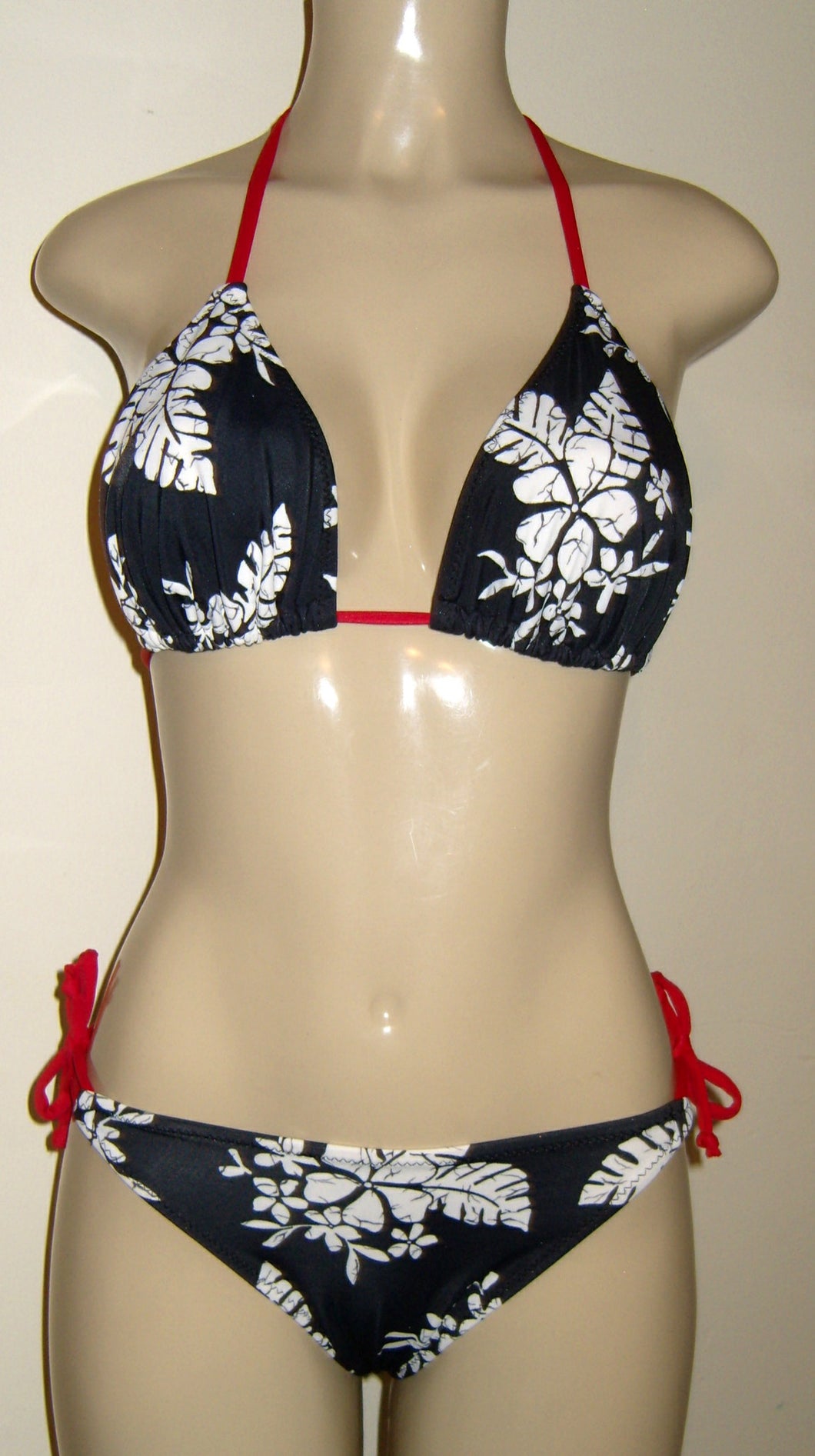 Triangle top and looped sides bottom