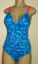 Load image into Gallery viewer, V-Neck Tankini and Timeless bikini bottom
