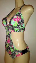 Load image into Gallery viewer, Scrunched butt monokini triangle top
