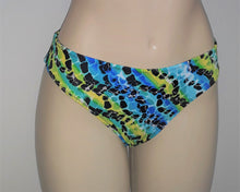 Load image into Gallery viewer, Timeless classic bikini bottom

