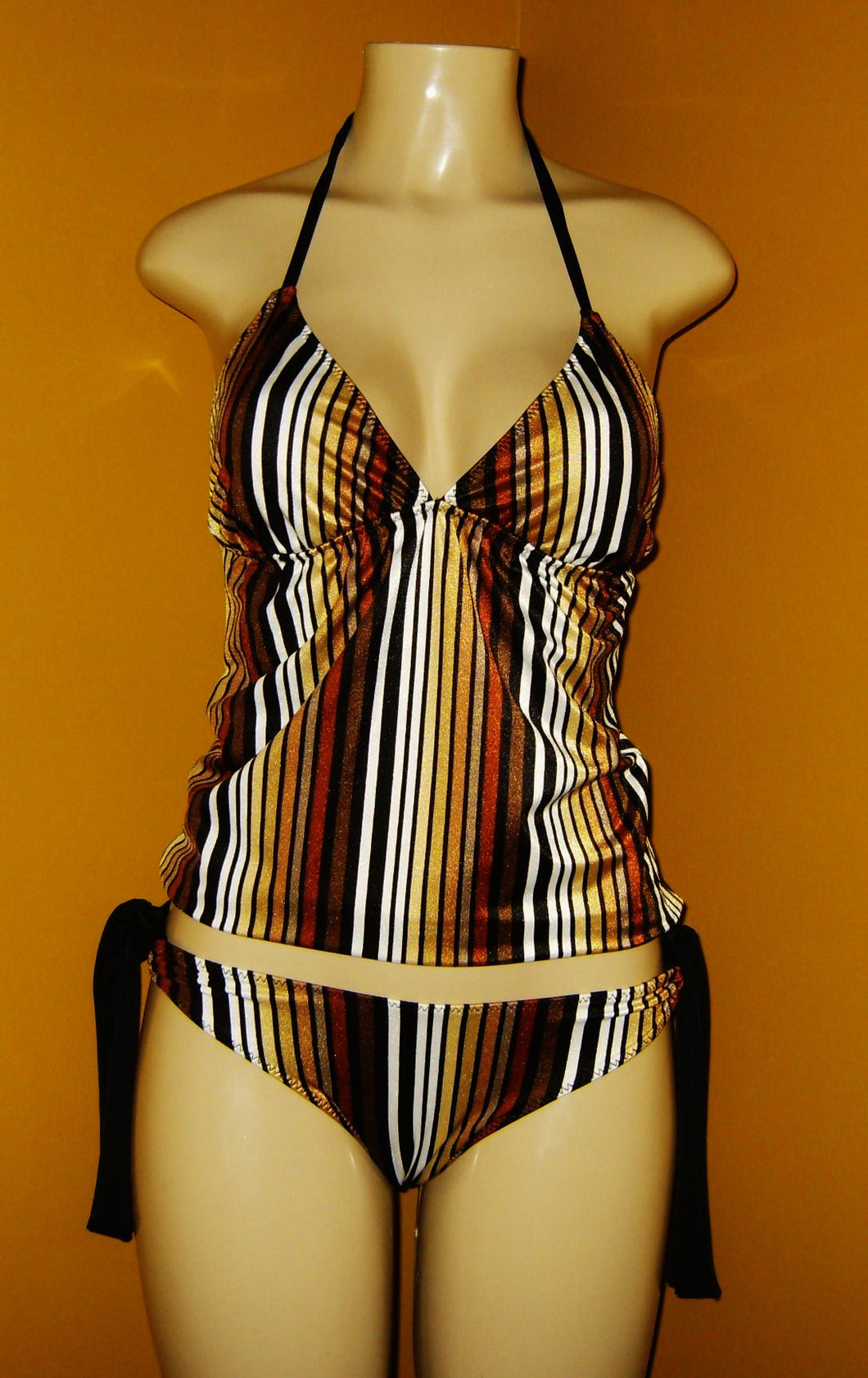 Triangle top tankini and keyhole bottom